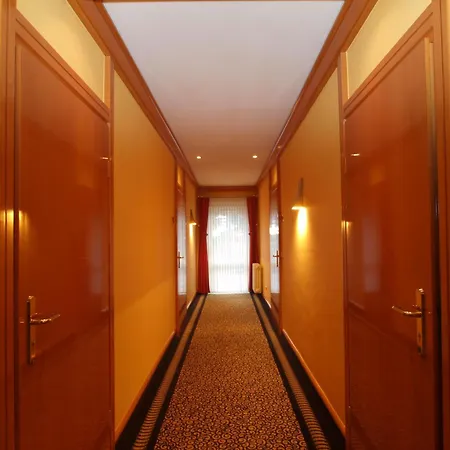 Hotel Matthias 3*
